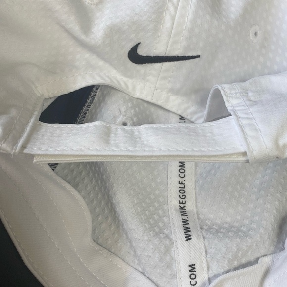 Nike Performance Black and White Sports Cap Sz
M/L - Picture 6 of 6